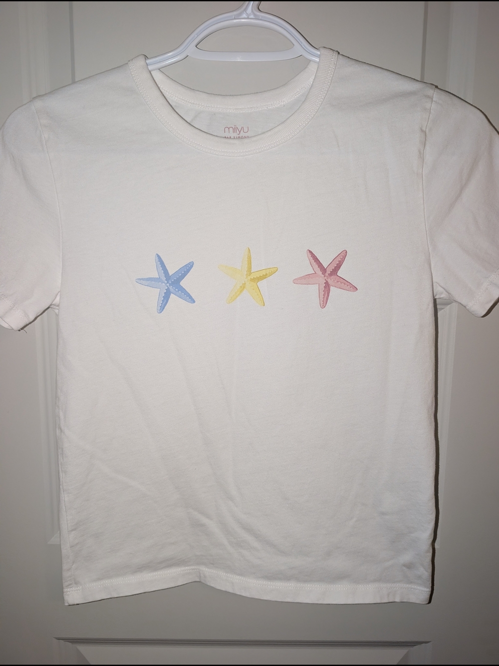 White Starfish Graphic Tee - Blue, Yellow & Pink